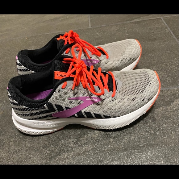 Brooks Launch 6, size 7 - Picture 2 of 7